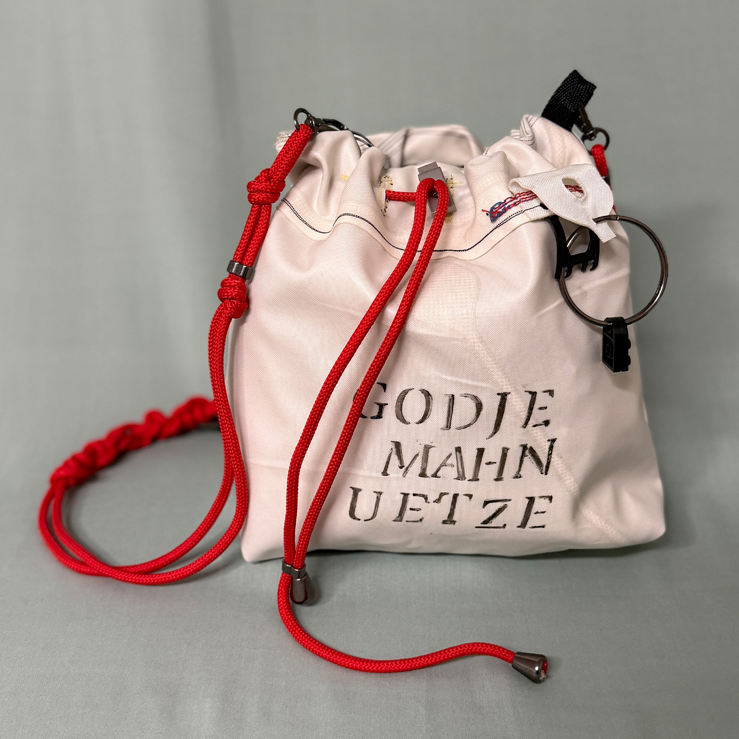 Produkt-Shop-Godje-Mahn-Manufaktur-2026-1500x1500-Beuteltasche-Airbag-2